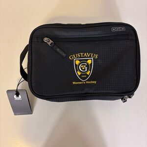 New St. Peter, MN Gustavus Women's Hockey Black Toiletries Bag